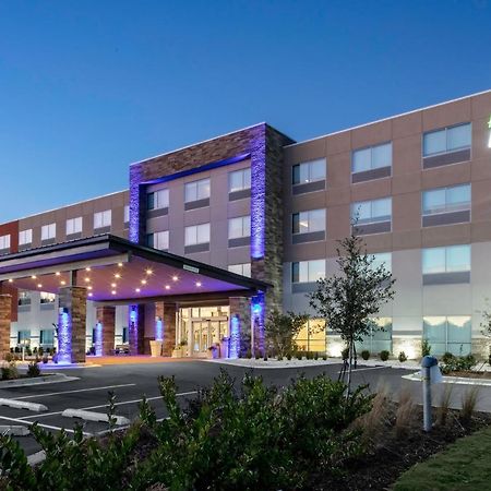 Holiday Inn Express & Suites Wilmington West - Medical Park By Ihg Bagian luar foto