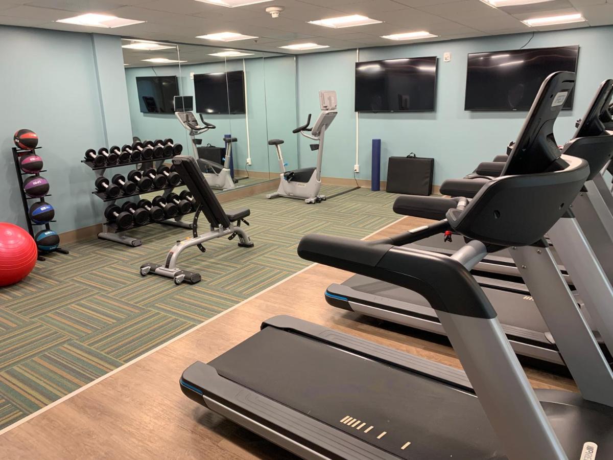 Holiday Inn Express & Suites Wilmington West - Medical Park By Ihg Bagian luar foto