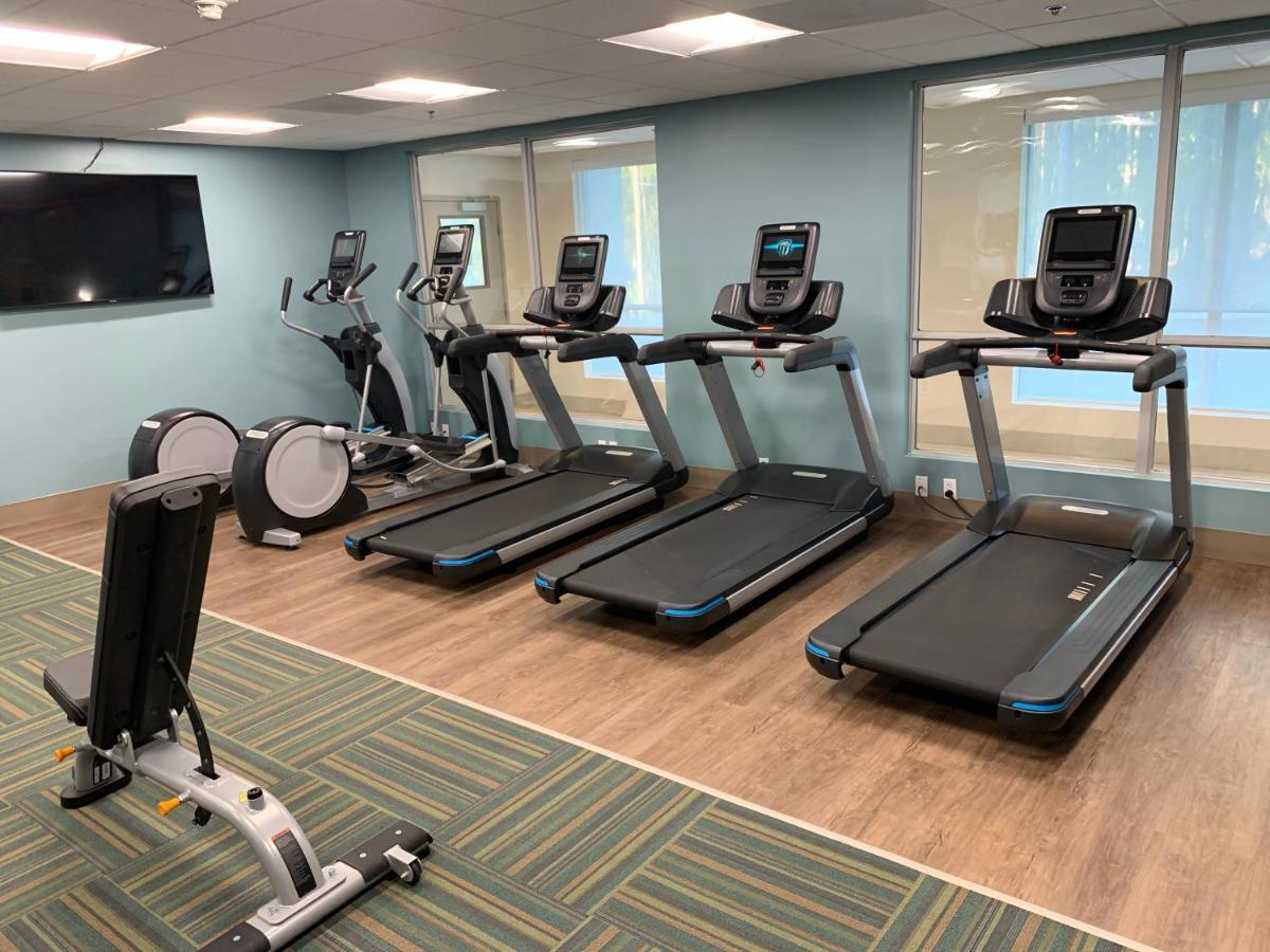 Holiday Inn Express & Suites Wilmington West - Medical Park By Ihg Bagian luar foto